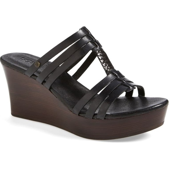 UGG Shoes - Ugg Mattie Sandals, Size 8.5. EUC.